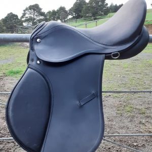 Saddle for sale: Starter Saddle 17"